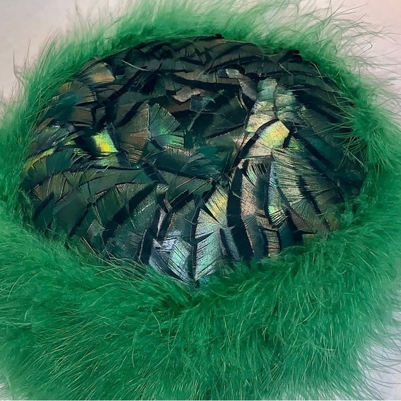 1940s Close to NEW - STUNNING by Jerry Yates-Iridescent Feather Top & Fuzzy! - Picture 1 of 9